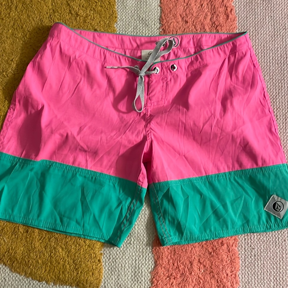 VOLCOM NEON PINK / TURQUOISE-TEAL SPARROW 7” BOARD SHORTS🩴🐠🌊